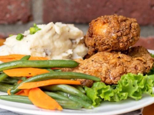 Honey stung fried chicken box lunches Seattle